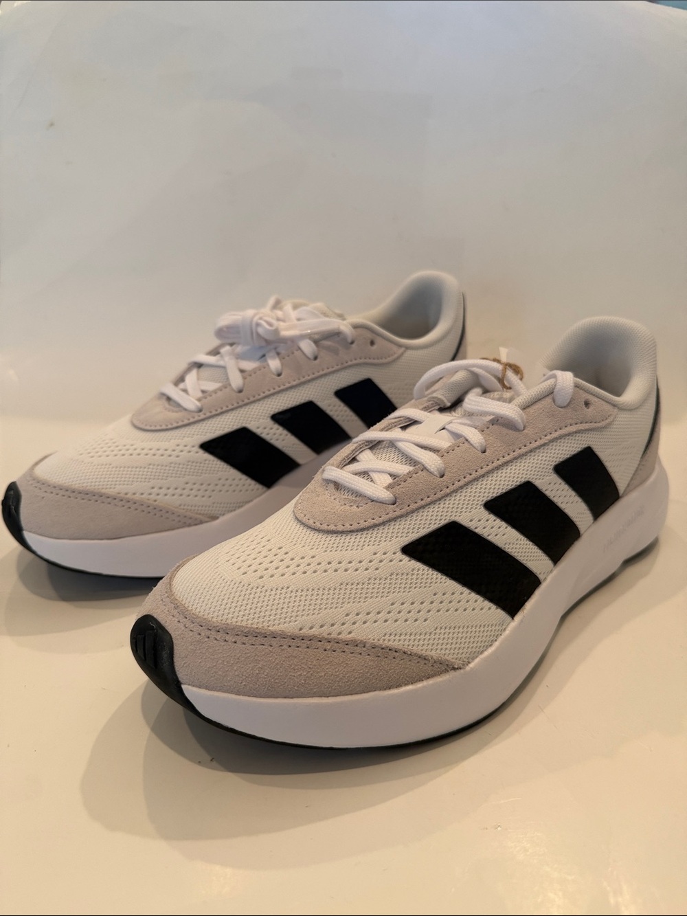 NWT Adidas White and Black Casual LightShift Running Shoes Size 8.5
